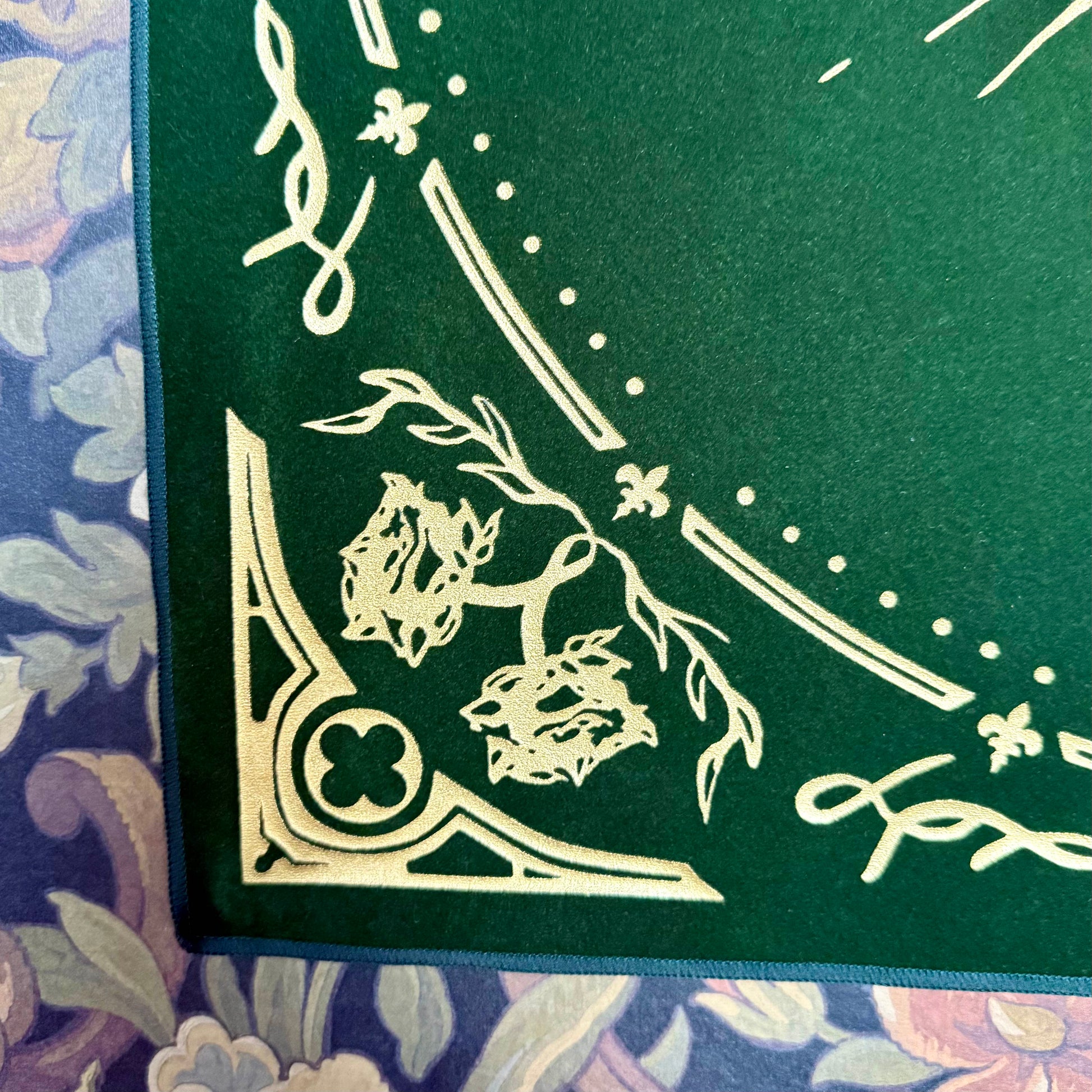 A close-up of the Eclipsa Altar Cloth's neatly finished corners, emphasizing the craftsmanship and gold foil detailing.
