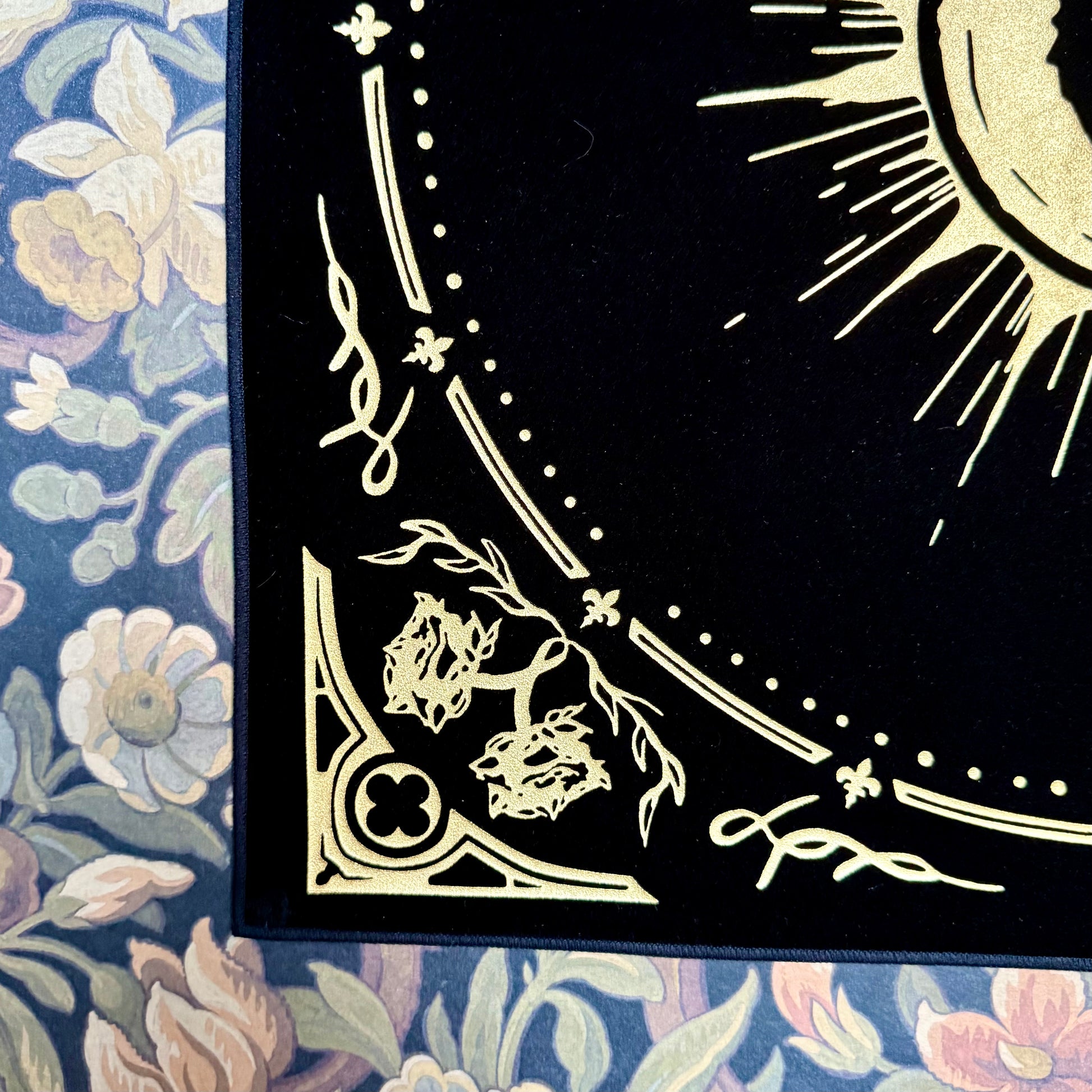 A close-up of the Eclipsa Altar Cloth's neatly finished corners, emphasizing the craftsmanship and gold foil detailing.